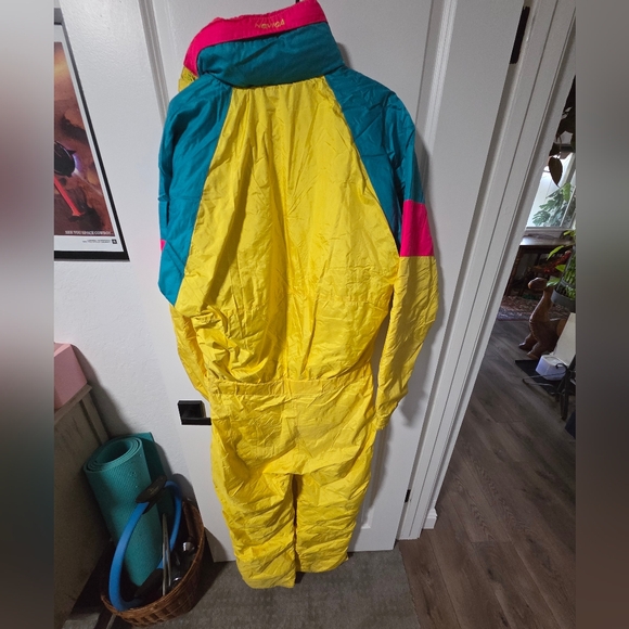 Colorful Ski Suit - Picture 11 of 11